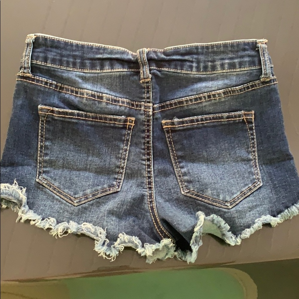 Shorts - Picture 3 of 3